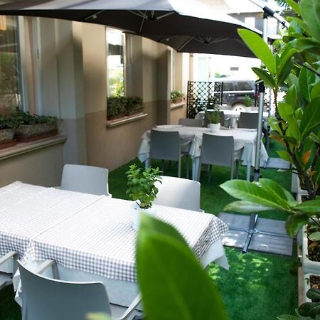 Hotel San Gottardo Riccione Ngoại thất bức ảnh