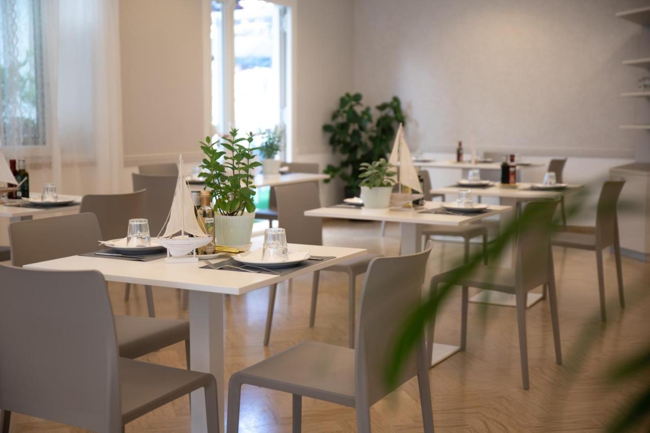 Hotel San Gottardo Riccione Ngoại thất bức ảnh